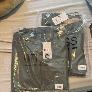 Brand new Figs dark Green Scrub Set